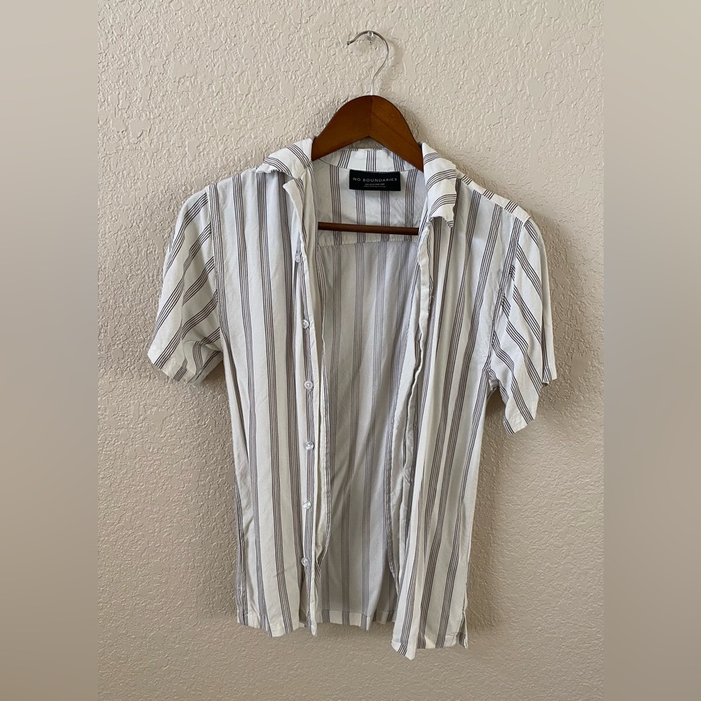 Men’s striped patterns light weight button up